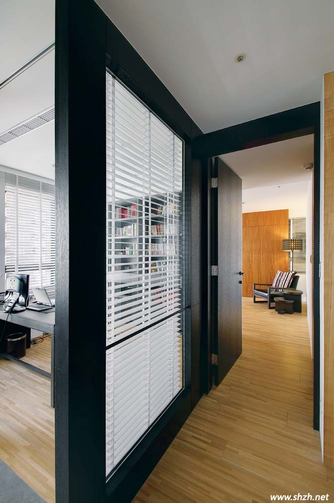 自然簡約風(fēng)走廊裝修