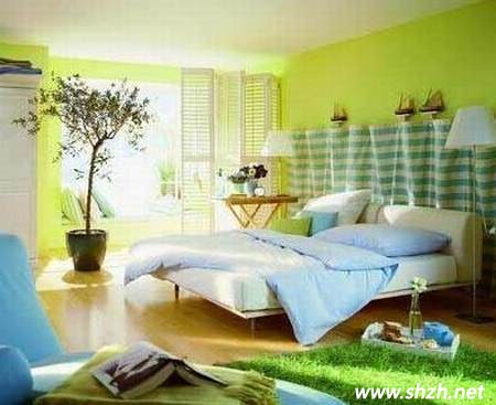 臥室對(duì)車(chē)道